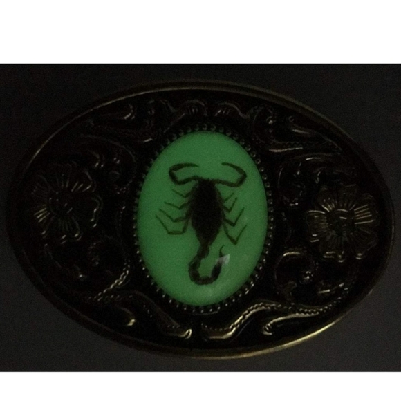 New leather gold scorpion bolo tie silver available - Picture 4 of 4